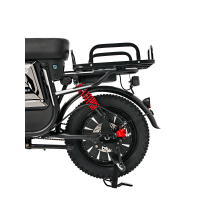 Minako Titan 2.0, Чёрный