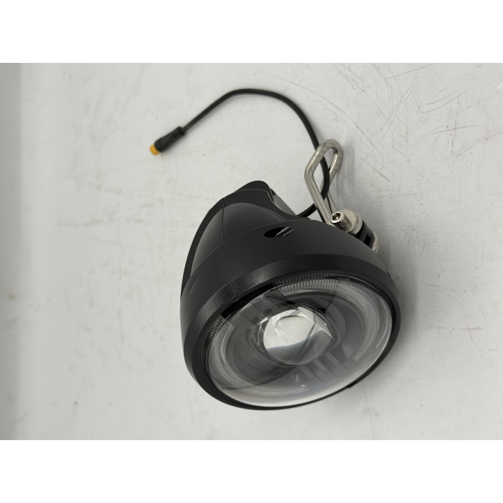 Фара передняя Titan