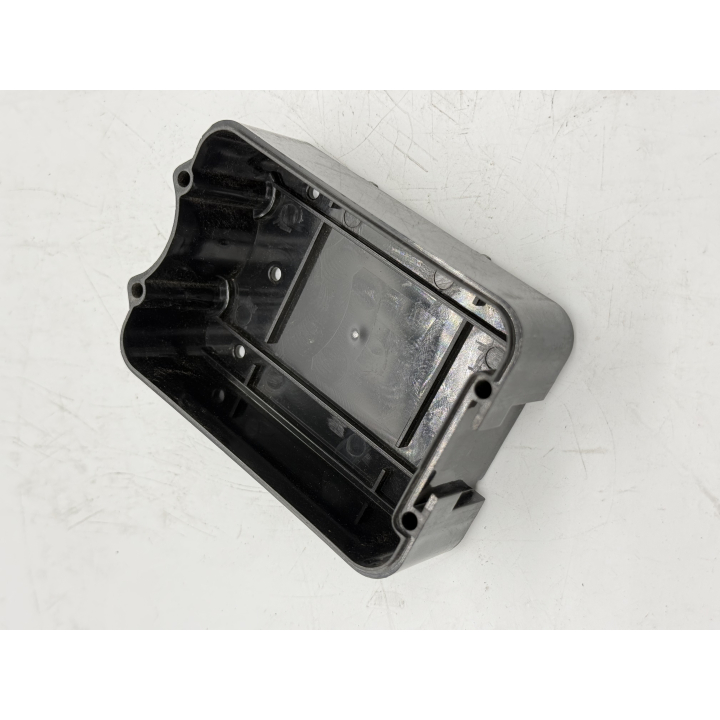 Нижняя крышка АКБ 12ah (узкая рельса)